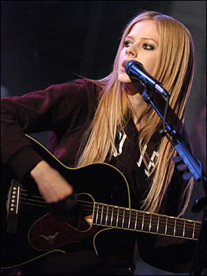 avril-lavigne-400-022107.jpg